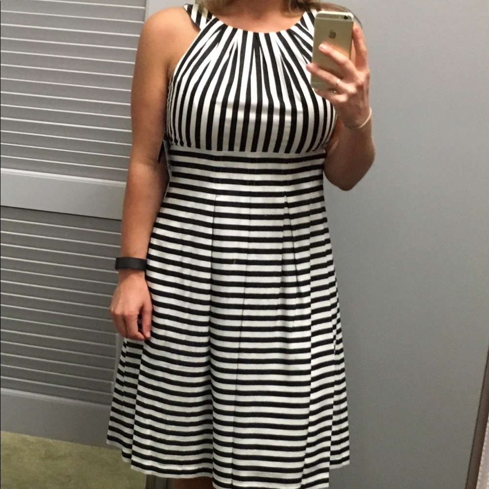 Nine West mid-length dress. Size 8. New, never worn!